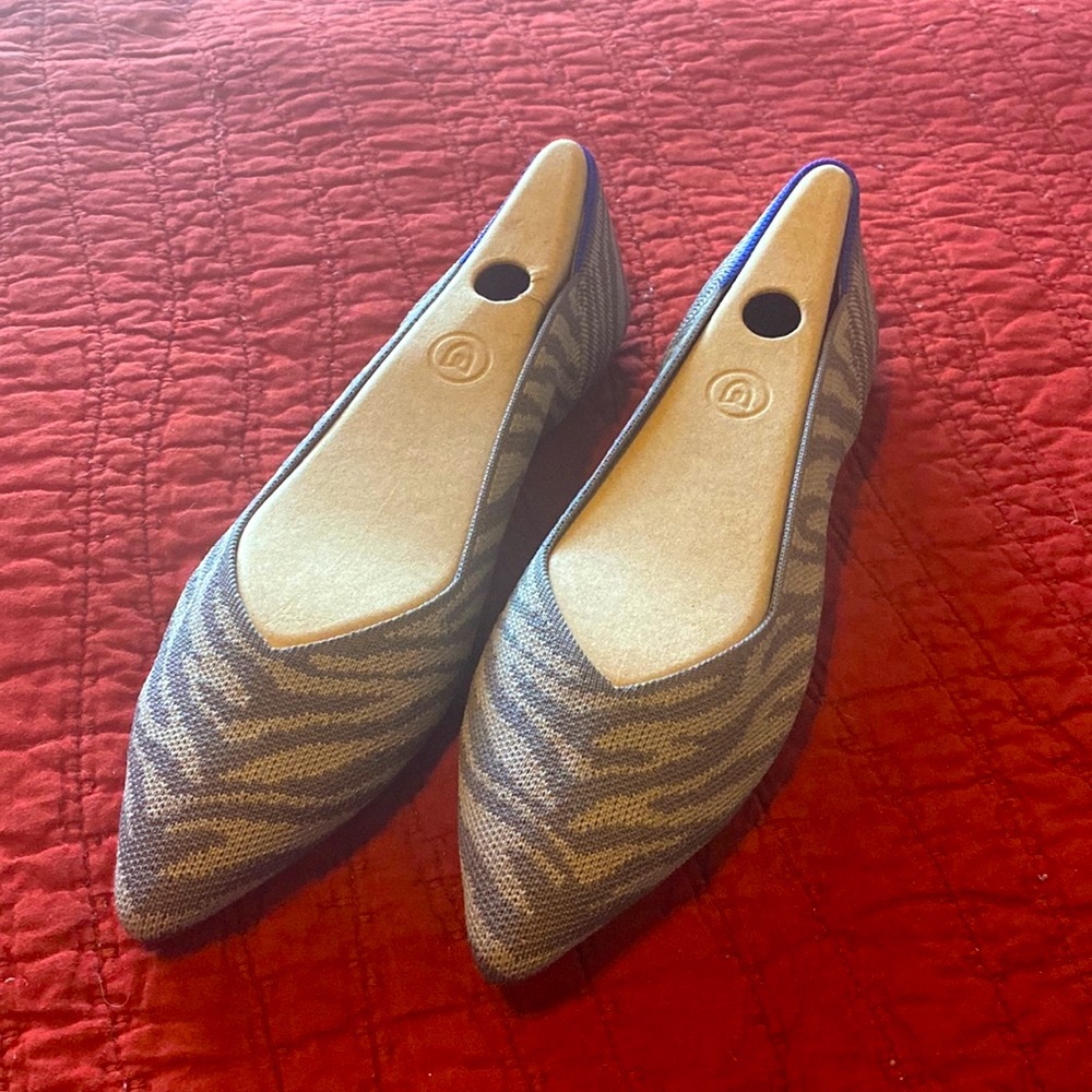 Rothy’s Grey Zebra Points EEUC